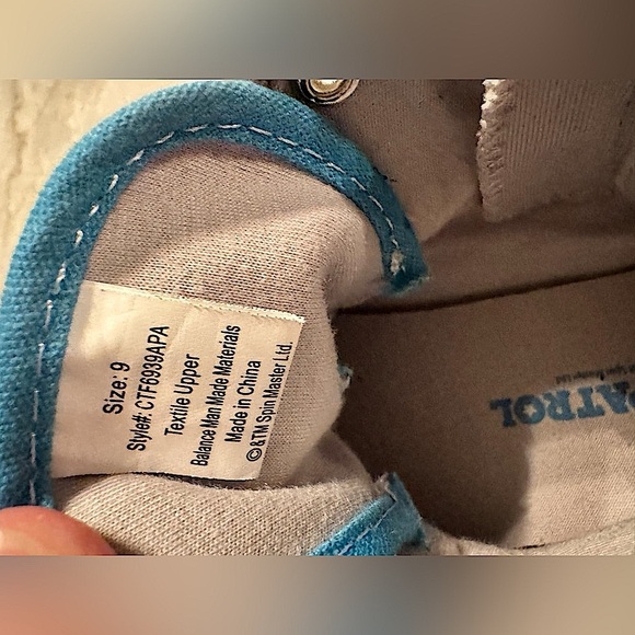 Pawpatrol high tops toddler size 9 - Picture 4 of 5